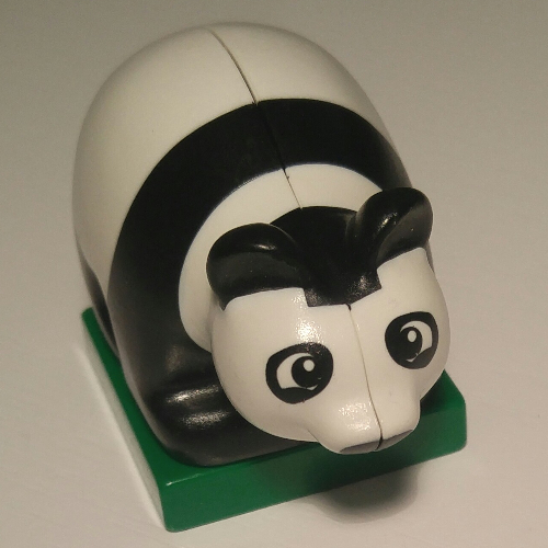 Duplo Animal Panda Cub on Green Base, Eyes Looking Forward Weiß