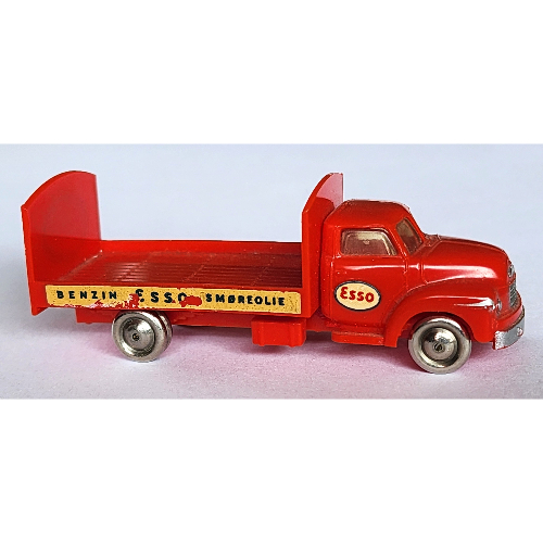 HO Scale Bedford ESSO Barrel Truck - Side Indicators Red