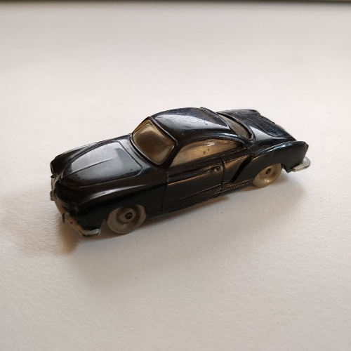 HO Scale VW Karmann Ghia in Schwarz
