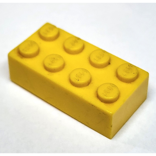 Brick 2 × 4 without Bottom Tubes Yellow