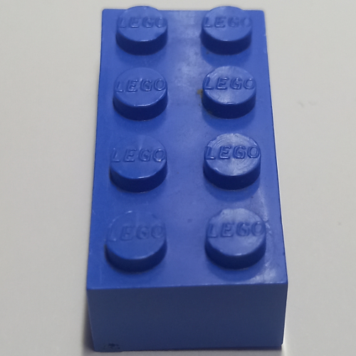 Brick 2 × 4 with Old Logo on Studs and without Cross Supports Blau