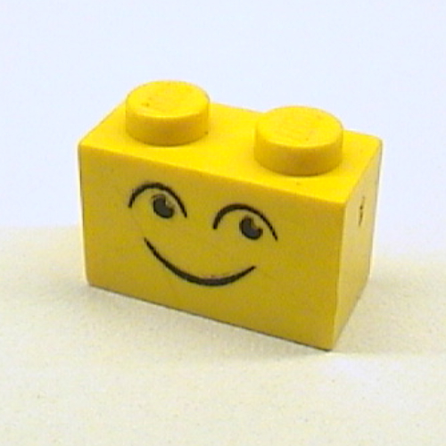 Brick 1 × 2 with Eyes, Smile, and Eyebrows Print Gelb