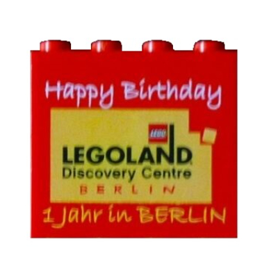 Brick 2 × 4 × 3 with 'LEGOLAND Discovery Centre BERLIN Happy Birthday 1 Jahr in BERLIN' Print Red