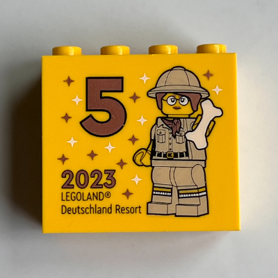 Brick 2 × 4 × 3 with 'LEGOLAND Deutschland Resort 5 2023', Explorer (Besuchsmeister Bronze) Print Yellow