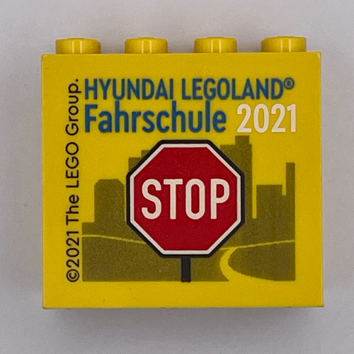 Brick 2 × 4 × 3 with 'Hyundai LEGOLAND Fahrschule 2021' and STOP Sign Print Yellow