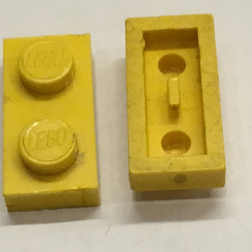 Plate 1 × 2 [Old Style Bottom] Yellow