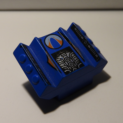 Brick Sloped 2 × 2 No Studs with Angled Side Block Extensions and Surfer Print Blau