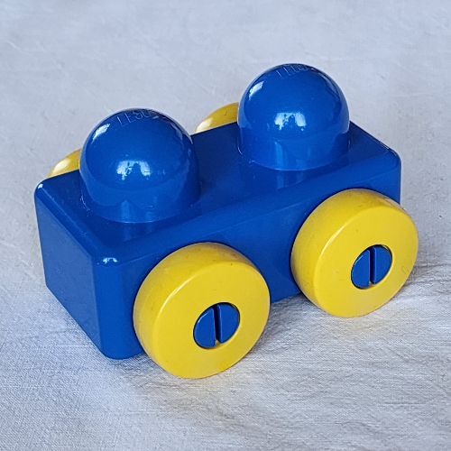 Primo Vehicle Wagon without Tow Hitches Blue