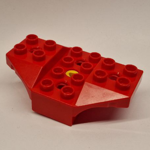 Duplo Toolo Wing 4 × 2 Center Brick, with Two Raised 2 × 2 Wings with Cut Corners Red