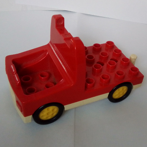 Duplo Truck with 4 × 4 Flatbed Plate, White Base, Yellow Hubs Rot