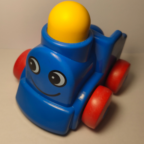 Primo Train Engine 1 × 2 with Red Wheels, Yellow Button, and Face Print Blau