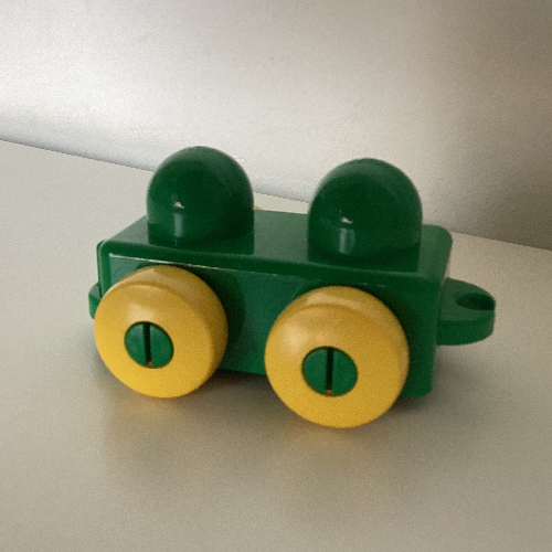 Primo Wheel Base 1 × 2 with Hitches and Yellow Wheels