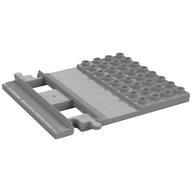 Duplo Schiene, gerade mit 4 × 8 Platte seitlich Hellblaugrau