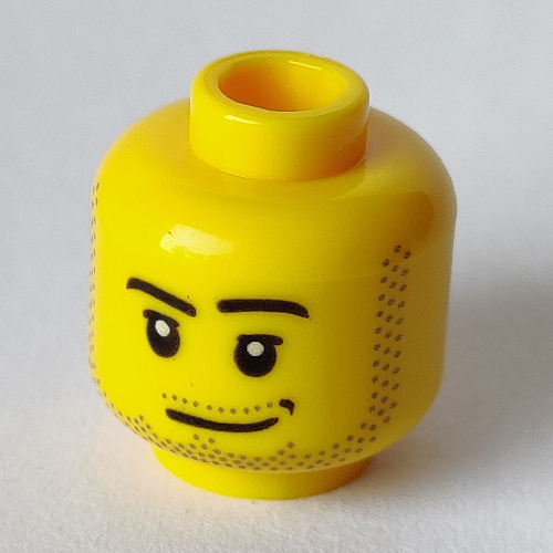 Minifigur-Kopf, Schmunzeln, schwarzes Grübchen, Stoppelbart und Schnurrbart und Koteletten (bedruckt) Gelb