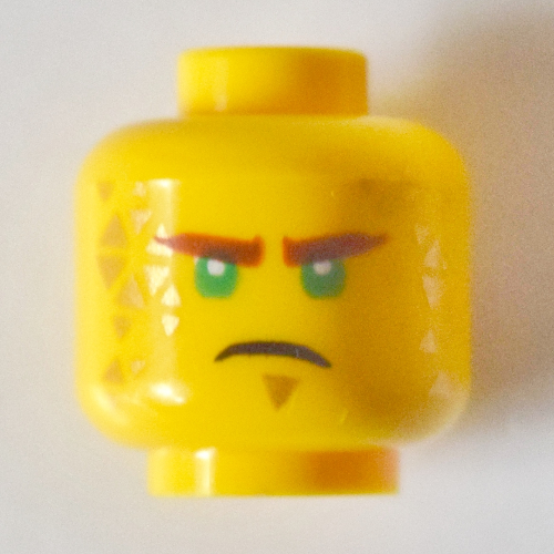 Minifig Head Lloyd, Brown Eyebrows, Green Eyes, Triangles Gelb