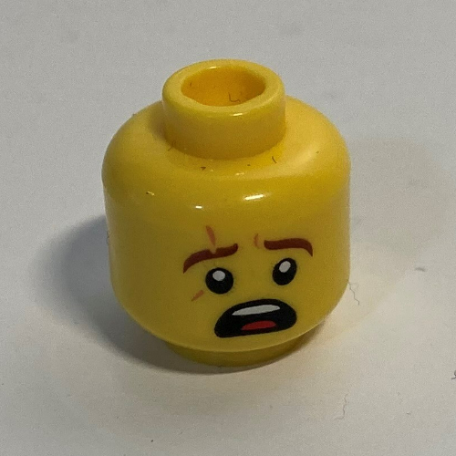 Minifig Head Kai, Reddish Brown Eyebrows with Scar, Scared / HUD with Medium Azure Highlights Print Yellow