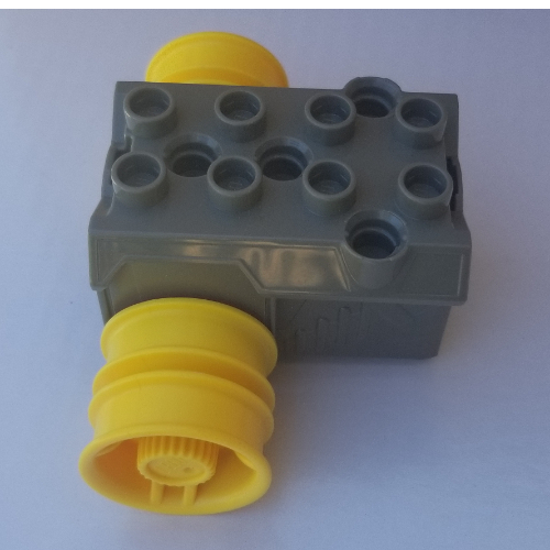 Duplo Toolo, Pullback Motor 3 × 4 with Yellow Wheels Dunkelgrau