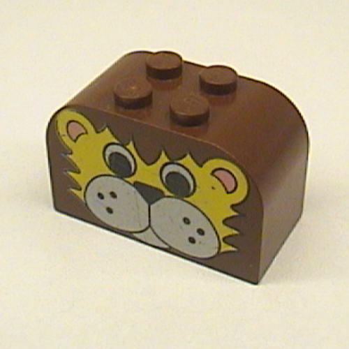 Brick Curved 2 × 4 × 2 Double with Lion Face Print Brown
