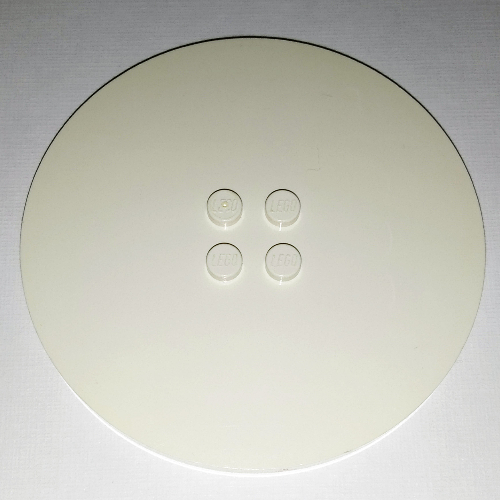 Plate Special Round 8 × 8 with 2 × 2 Center Studs without Groove White