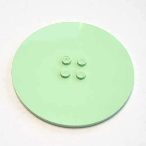 Plate Special Round 8 × 8 with 2 × 2 Center Studs without Groove Light Green