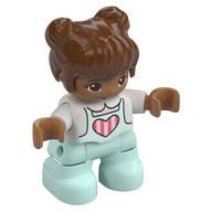 Duplo Figure Child with Two Buns on Top and Long Bangs Reddish Brown, with Light Aqua Legs, Pink and White Strips In Heart on Shirt Print Weiß