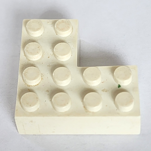 Brick 4 × 4 Corner without Bottom Tubes