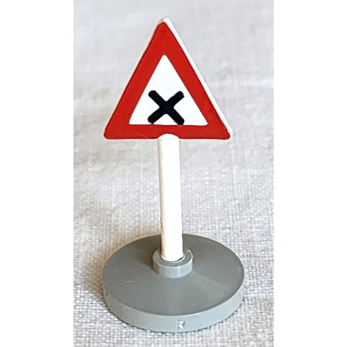 Road Sign Old Triangle with 'X' Print & Type 2 Base Weiß