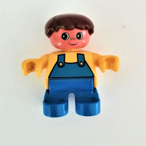 Duplo Figure, Early Child, Hair Swept Left Brown, Blue Legs, Blue Overalls Print Gelb