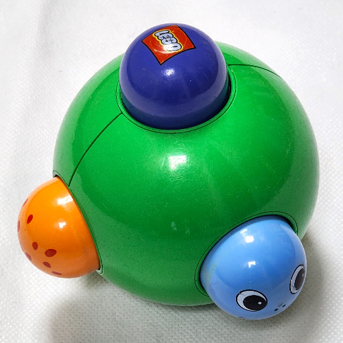 Primo Rattle Ball with Six Knobs Rot