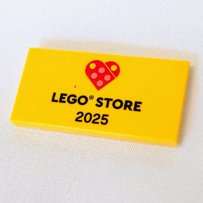 Tile 2 × 4 with 'Heart LEGO STORE 2025' Print