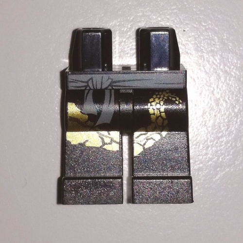 Hips and Black Legs with Gray Belt and Black Markings and Gold Dragon Tail Print Schwarz