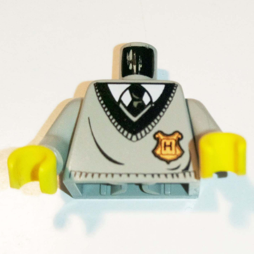 Torso Hogwarts Uniform Sweater with Hogwarts Crest Print, Light Gray Arms, Yellow Hands Hellgrau