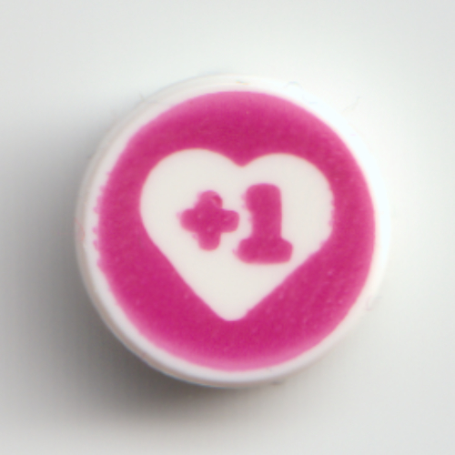 Tile Round 1 × 1 with Magenta +1 in White Heart print Weiß