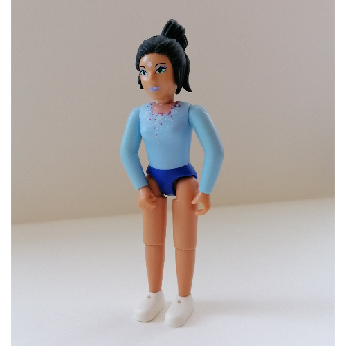 Belville Figure Fixed Elbows, Female, Black Hair, Light Blue Top, Violet Hips (Snow Queen) Leuchtendes Hellblau