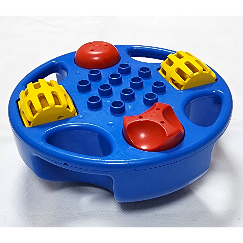 Duplo Rattle Float, with 2 Yellow Wheels and 2 Red Knobs Blau