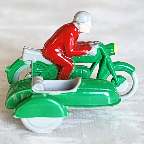 HO Scale Motorcycle, Racing with Sidecar Long Grün