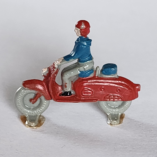 HO Scale Scooter, Touring HO Medium Red