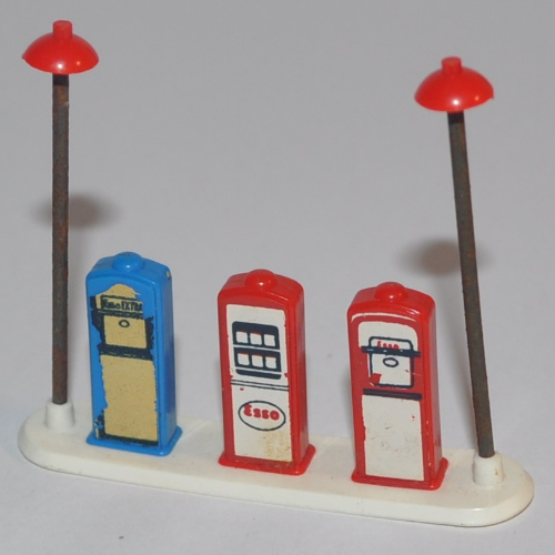 HO Scale Accessory Petrol Pumps Esso White