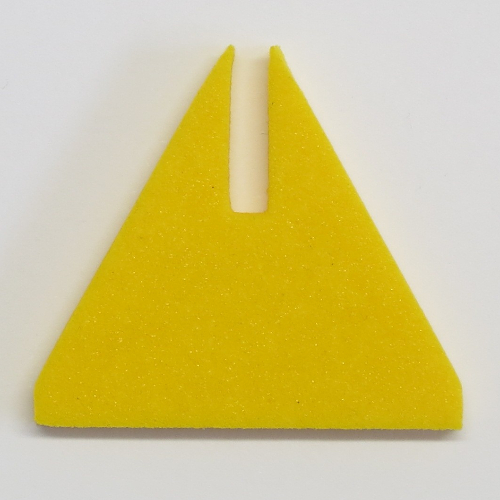 Cone Triangle Upright 6 × 6 with Top Cutout Gelb